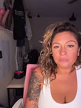 bossyroxy84 online show from 11-06-25, 12:55