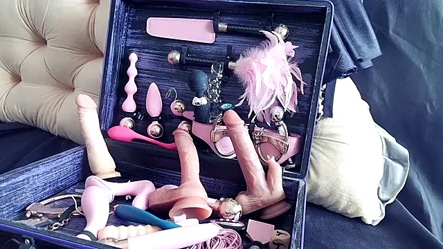 Snapshot of Chanel_Noire chatting on 03-02-25, 04:32 Chanel Noire online show from 03-02-25, 04:32