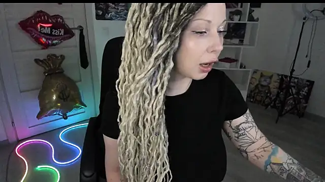 HoneySallyMoore online show from 05-26-26, 06:59