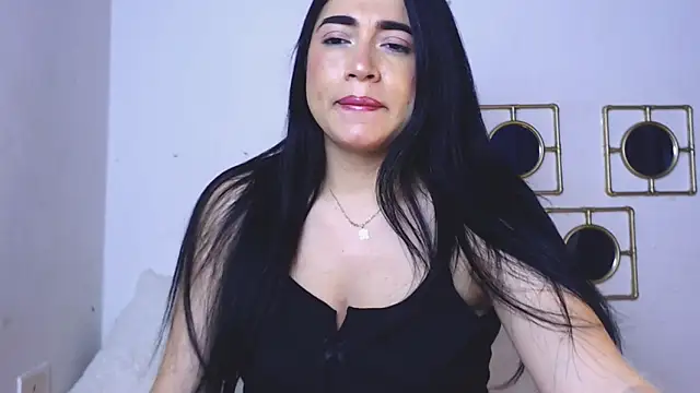 Snapshot of esperanza3517 chatting on 03-05-25, 07:27 esperanza3517 online show from 03-05-25, 07:27