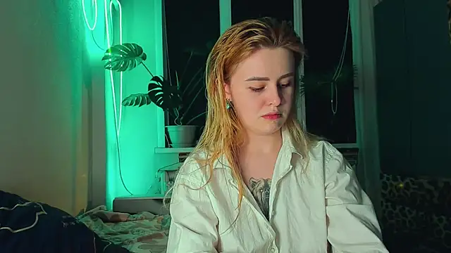 Snapshot of Alexa_Pirs chatting on 03-04-25, 09:54 Alexa Pirs online show from 03-04-25, 09:54