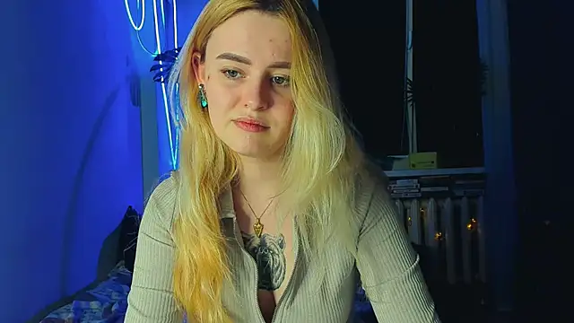 Snapshot of Alexa_Pirs chatting on 03-09-25, 09:14 Alexa Pirs online show from 03-09-25, 09:14