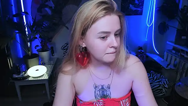 Snapshot of Alexa_Pirs chatting on 11-30-25, 01:37 Alexa Pirs online show from 11-30-25, 01:37