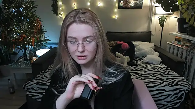 Alexa Pirs online show from 01-10-26, 03:03