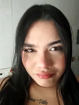 Snapshot of nikki_grey chatting on 10-16-25, 05:14 nikki grey online show from 10-16-25, 05:14