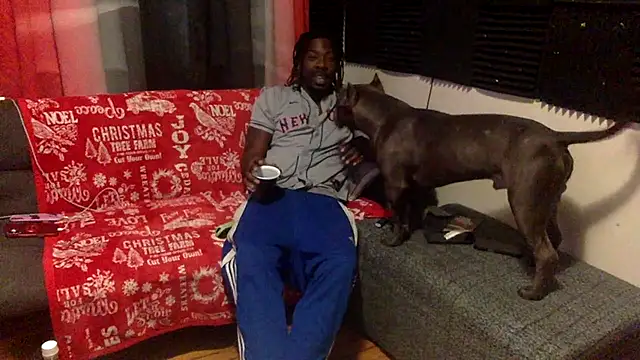 Snapshot of cheffboyrg chatting on 10-29-25, 09:05 cheffboyrg online show from 10-29-25, 09:05