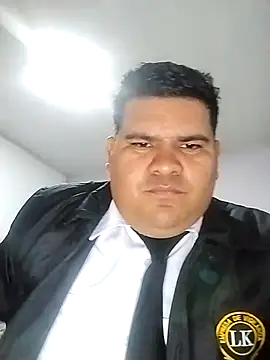 Snapshot of oscarshow24 chatting on 03-01-25, 11:37 oscarshow24 online show from 03-01-25, 11:37