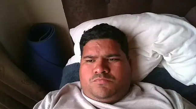 Snapshot of oscarshow24 chatting on 03-11-25, 08:09 oscarshow24 online show from 03-11-25, 08:09