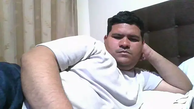 Snapshot of oscarshow24 chatting on 09-20-25, 11:17 oscarshow24 online show from 09-20-25, 11:17