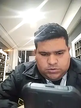 Snapshot of oscarshow24 chatting on 09-24-25, 07:33 oscarshow24 online show from 09-24-25, 07:33