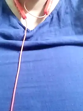 Snapshot of Lizza_boudi chatting on 02-19-25, 01:50 Lizza boudi online show from 02-19-25, 01:50