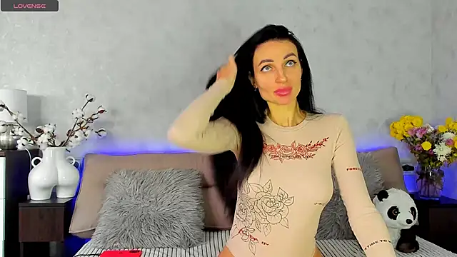 Tina Mart online show from 10-26-25, 11:27