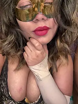 Snapshot of WifyHubby_38 chatting on 02-19-25, 05:49 WifyHubby 38 online show from 02-19-25, 05:49