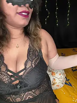 Snapshot of WifyHubby_38 chatting on 03-19-25, 07:27 WifyHubby 38 online show from 03-19-25, 07:27