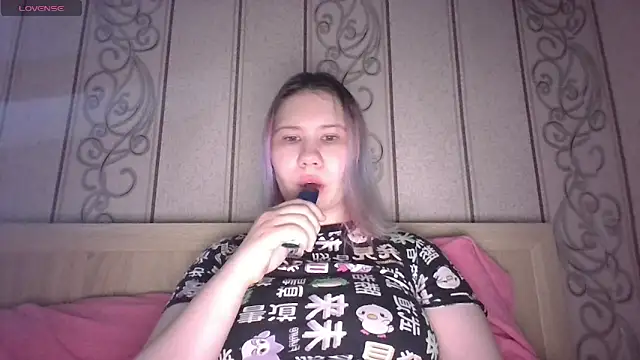 Snapshot of Little_kitsune1707 chatting on 09-29-25, 01:16 Little kitsune1707 online show from 09-29-25, 01:16