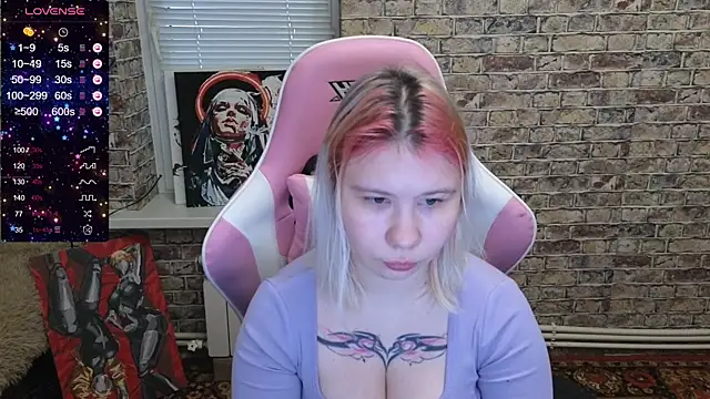 Snapshot of Little_kitsune1707 chatting on 11-23-25, 07:19 Little kitsune1707 online show from 11-23-25, 07:19