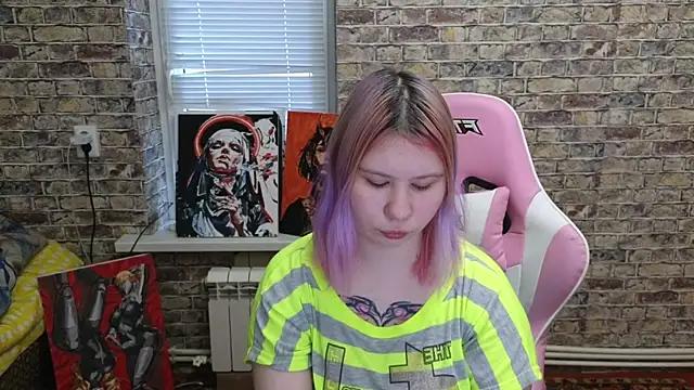 Snapshot of Little_kitsune1707 chatting on 12-14-25, 07:03 Little kitsune1707 online show from 12-14-25, 07:03