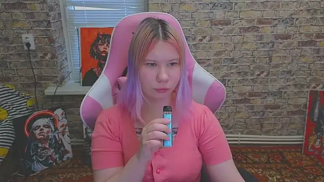 Snapshot of Little_kitsune1707 chatting on 12-20-25, 09:05 Little kitsune1707 online show from 12-20-25, 09:05