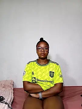 Snapshot of Kylie6lack chatting on 02-14-25, 01:56 Kylie6lack online show from 02-14-25, 01:56