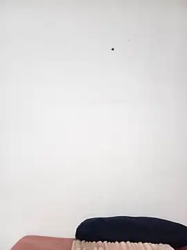 Snapshot of Kylie6lack chatting on 10-12-25, 08:19 Kylie6lack online show from 10-12-25, 08:19