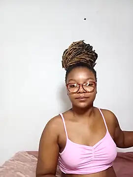 Snapshot of Kylie6lack chatting on 10-13-25, 08:09 Kylie6lack online show from 10-13-25, 08:09