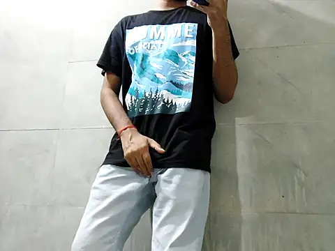 Snapshot of Lustyluckyy chatting on 10-06-25, 07:11 Lustyluckyy online show from 10-06-25, 07:11