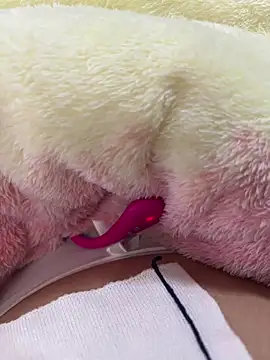 Snapshot of jinj-a chatting on 03-18-25, 04:26 jinj-a online show from 03-18-25, 04:26