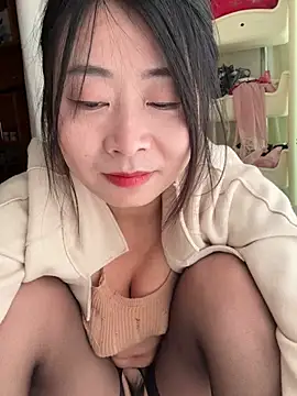 Snapshot of jinj-a chatting on 03-22-25, 09:45 jinj-a online show from 03-22-25, 09:45