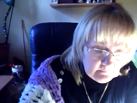 Snapshot of Violet5364 chatting on 02-13-25, 02:52 Violet5364 online show from 02-13-25, 02:52
