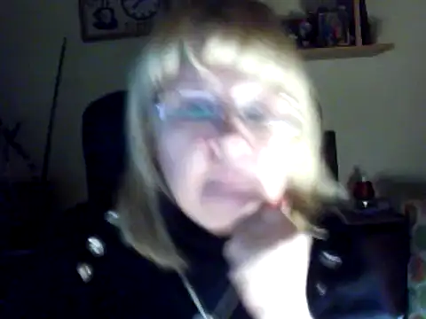 Snapshot of Violet5364 chatting on 03-04-25, 03:59 Violet5364 online show from 03-04-25, 03:59