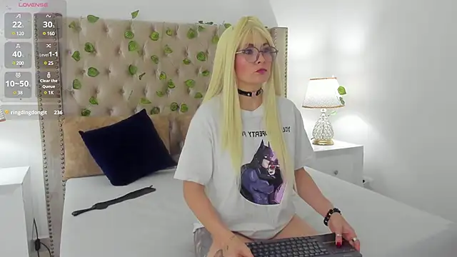 Snapshot of CandieGilson__ chatting on 02-17-25, 06:15 CandieGilson online show from 02-17-25, 06:15