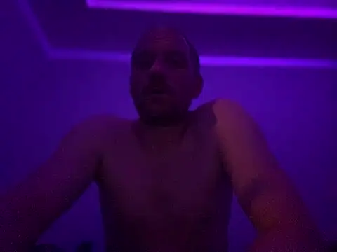 Snapshot of Krzysiekg123 chatting on 02-15-25, 12:15 Krzysiekg123 online show from 02-15-25, 12:15