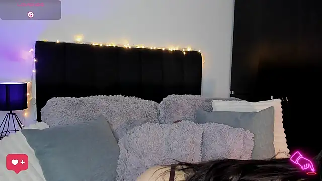 Snapshot of Amara_vause_ chatting on 10-17-25, 01:09 Amara vause  online show from 10-17-25, 01:09