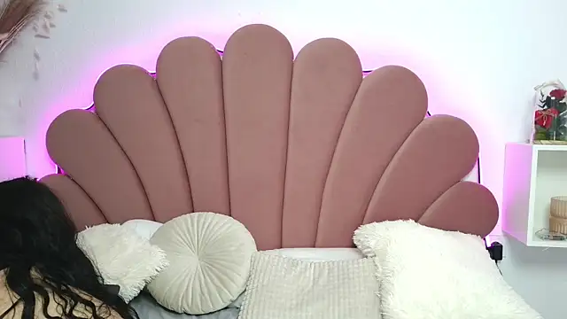 Snapshot of ScarlletRays chatting on 03-18-25, 09:43 ScarlletRays online show from 03-18-25, 09:43