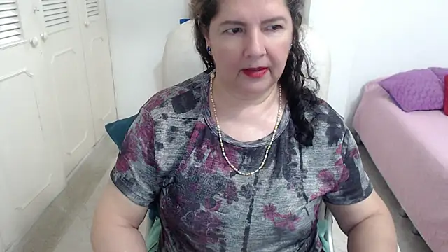 leonela 69 online show from 04-28-26, 02:27