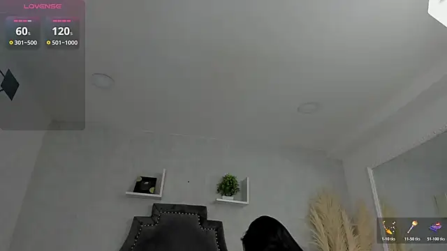 Snapshot of EmiliaRose_ chatting on 12-04-25, 09:01 EmiliaRose online show from 12-04-25, 09:01