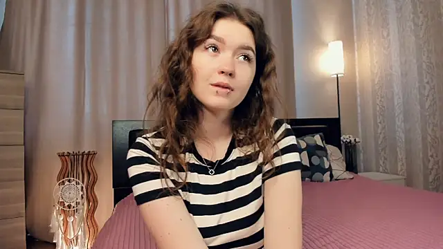 Snapshot of Velvetworld chatting on 03-20-25, 06:30 Velvetworld online show from 03-20-25, 06:30