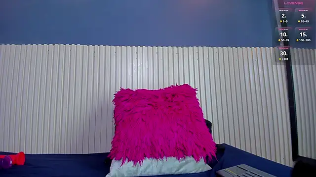 Aida-nicolle online show from 11-26-25, 10:16