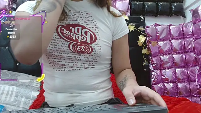 poisondost hot online show from 11-18-25, 02:32