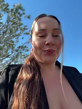 Mona Plus online show from 04-19-26, 07:40