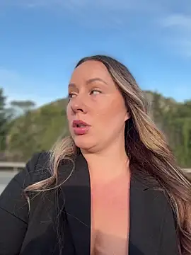 Mona Plus online show from 04-24-26, 06:27