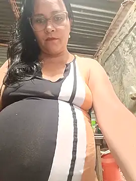 Snapshot of promiscuous-indecent-momm chatting on 07-19-26, 09:18 promiscuous-indecent-momm online show from 07-19-26, 09:18
