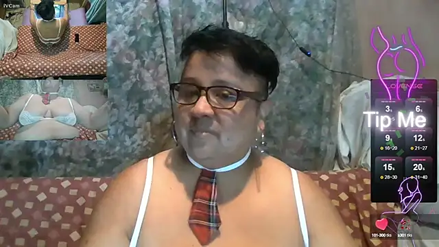 Snapshot of erinadarling79 chatting on 09-18-25, 04:25 erinadarling79 online show from 09-18-25, 04:25