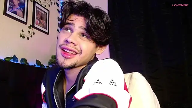 Snapshot of isaac-saenz chatting on 02-17-25, 07:42 isaac-saenz online show from 02-17-25, 07:42