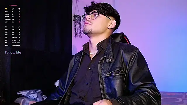 Snapshot of isaac-saenz chatting on 10-28-25, 09:17 isaac-saenz online show from 10-28-25, 09:17