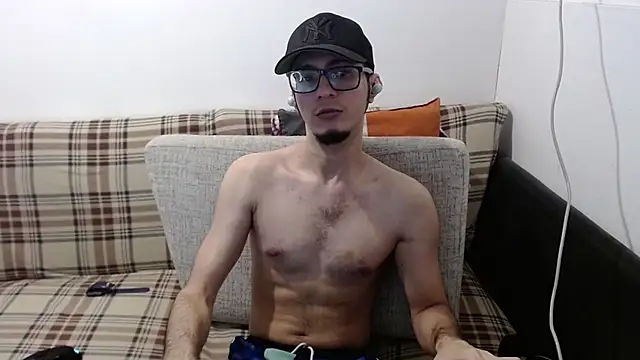 Snapshot of cholitohermoso chatting on 07-01-26, 02:40 cholitohermoso online show from 07-01-26, 02:40