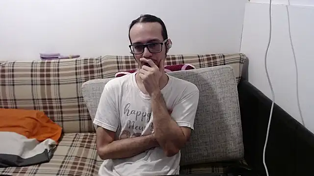 Snapshot of cholitohermoso chatting on 07-14-26, 02:23 cholitohermoso online show from 07-14-26, 02:23
