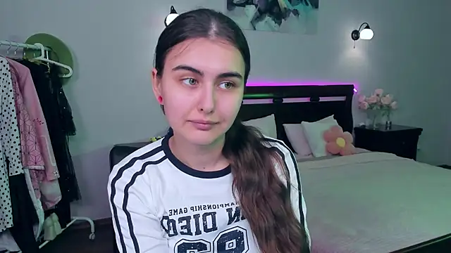 GabriellaMays online show from 03-07-25, 05:08