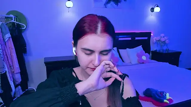 GabriellaMays online show from 03-17-25, 08:18