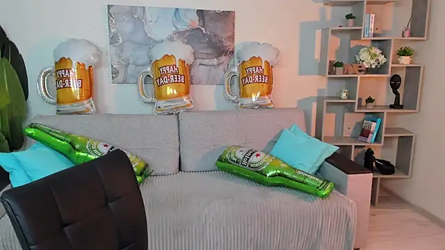 GabriellaMays online show from 09-28-25, 05:13